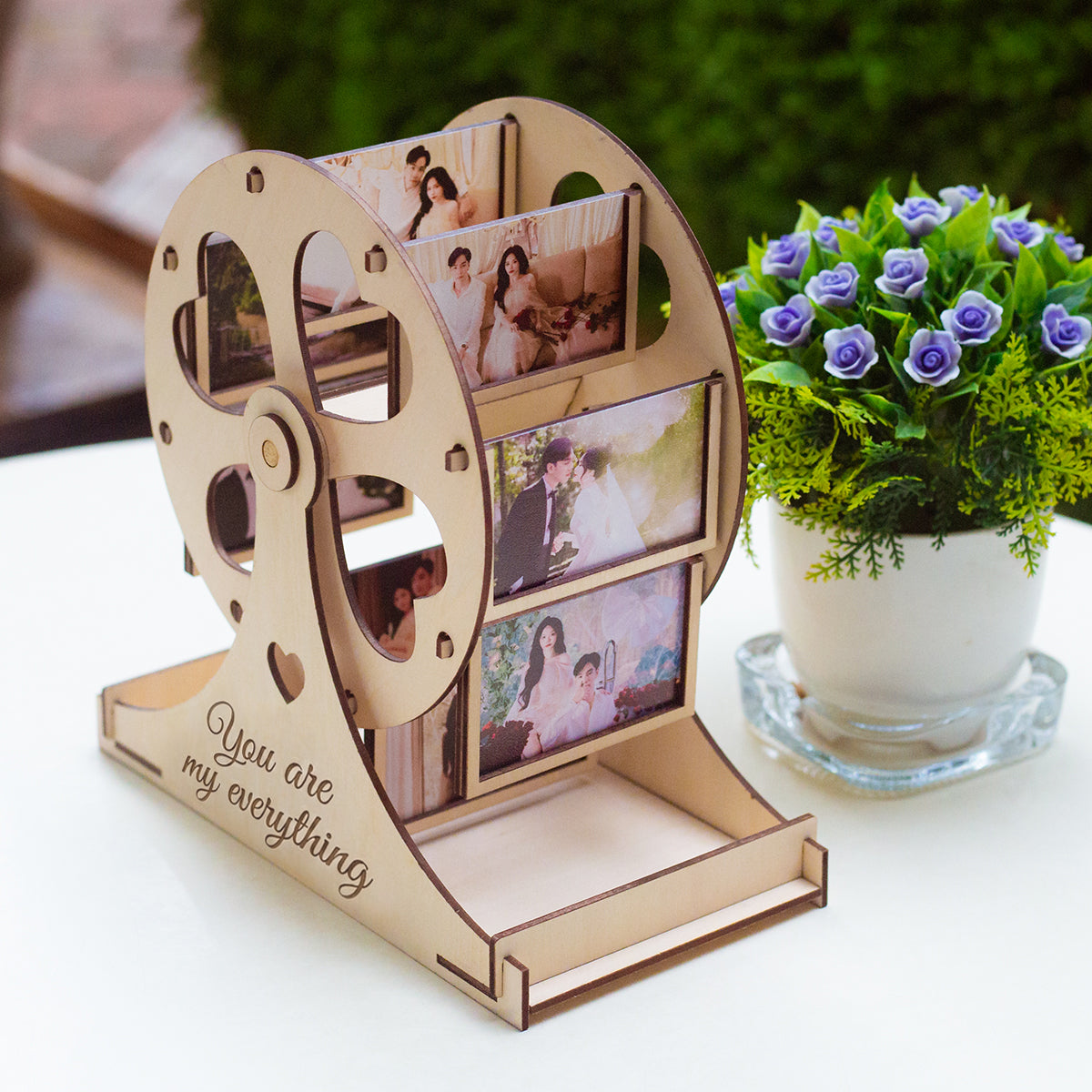 Personalized Ferris Wheel Photo Frame – Custom 8 Photos Rotating Display